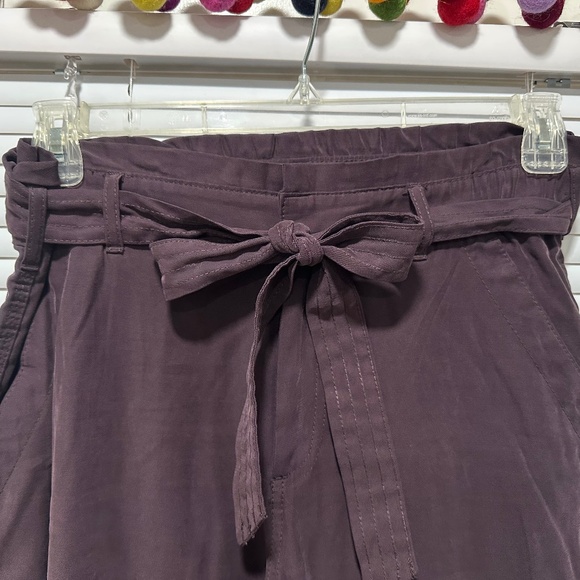 Old navy paper bag pants - Picture 3 of 7